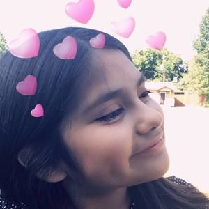 Meet your Posher, Mia